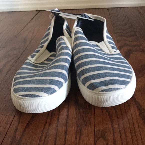 Shoes - Picture 2 of 4